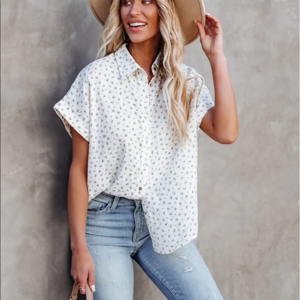 TULA COTTON FLORAL BUTTON DOWN TOP